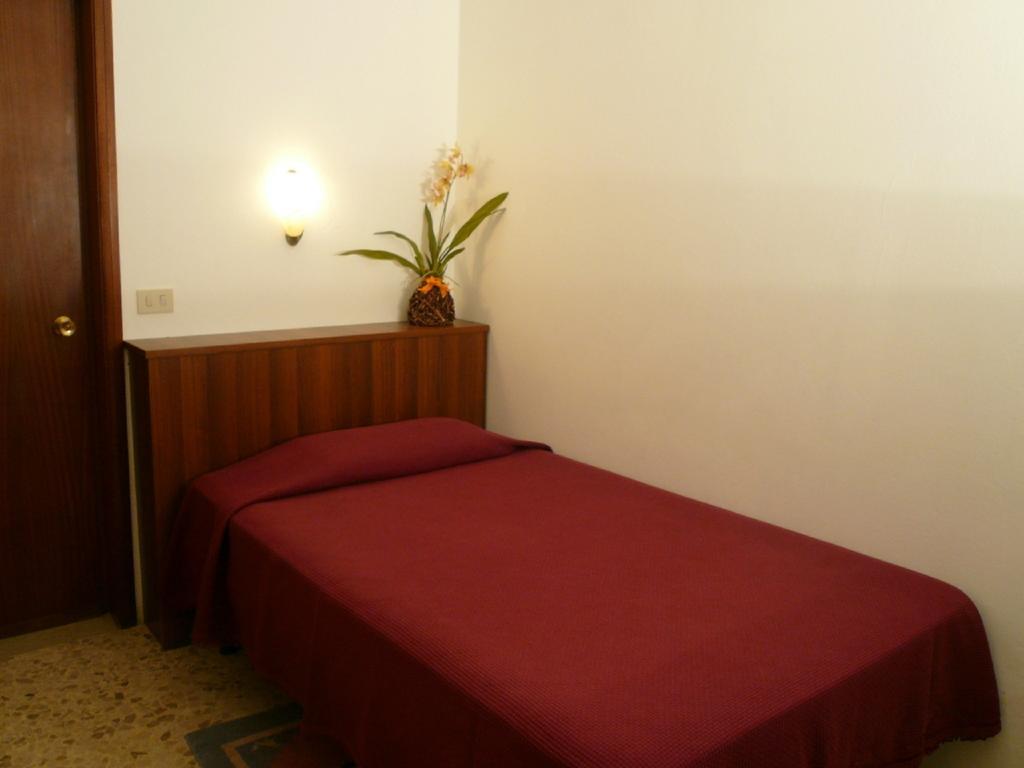 Albergo Ariston Tabiano Terme Cameră foto